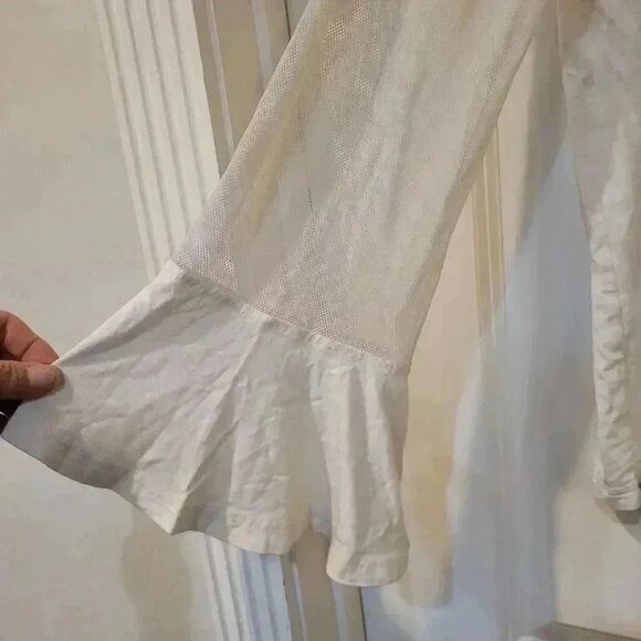 Very J Women's Ivory Rayon/Spandex Oversized Mesh/Ruffle Long Sleeve T-Shirt EUC - Picture 3 of 7